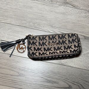 Michael Kors Tan & Black Logo Wristlet Pouch Signature Logo Canvas Tassel small